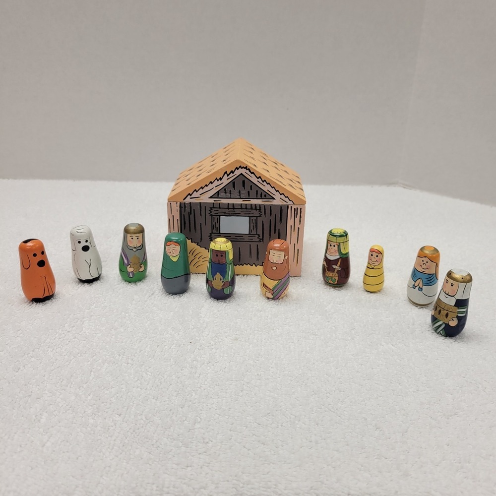 Wooden Minature Nativity Barn w/ 10‎ nesting figurines